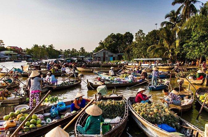 Private 3-Day Mekong Delta River Tour from Phnom Penh to Ho Chi Minh City - Can Tho and Cai Rang: seeing the floating market from the water
