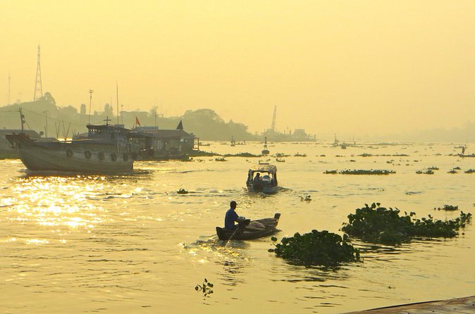 Private 3-Day Mekong Delta River Tour from Phnom Penh to Ho Chi Minh City - Vĩnh Tràng Temple near Mỹ Tho: a calm culture stop before the finish