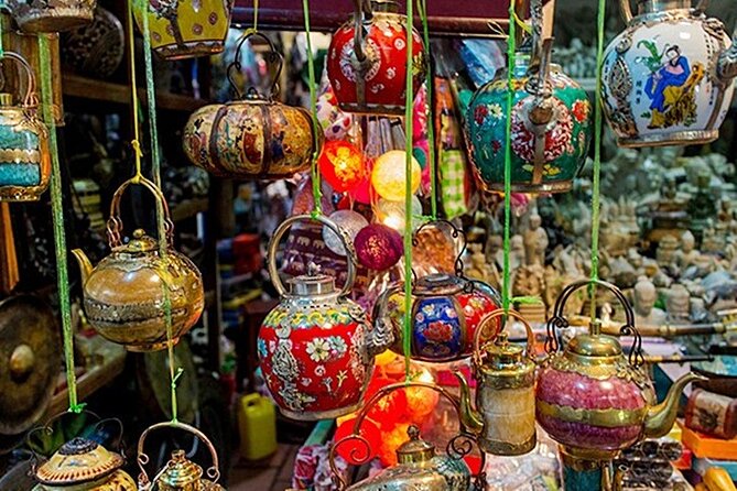 Private Half-Day Tour of Phnom Penh's Traditional Markets - Phar Chars Old Market: traditional bartering and everyday Phnom Penh shopping