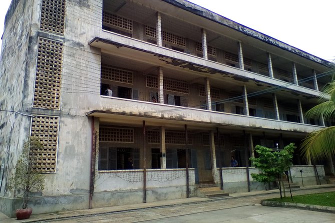 Private Half Day Trip to Genocidal Museum & Killing Field - Tuol Sleng Genocide Museum (S21): from school to prison