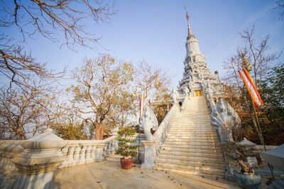 Private Oudong Temple Day Tour from Phnom Penh - Getting There: Tuk Tuk or Car, and How the Timing Stays Comfortable