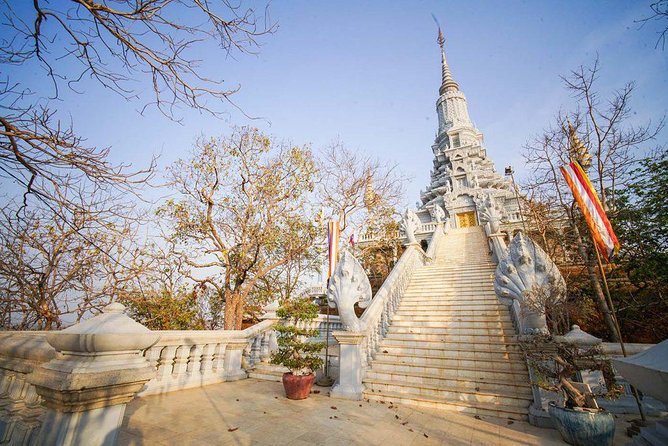 Private Oudong Temple Day Tour from Phnom Penh - Getting There: Tuk Tuk or Car, and How the Timing Stays Comfortable