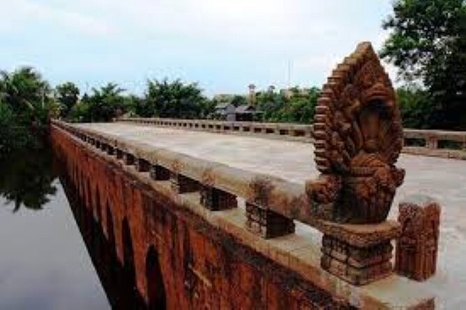 Private Taxi Phnom Penh to Siem Reap - English Spreaking Driver - The English-speaking driver: safety first, helpful second