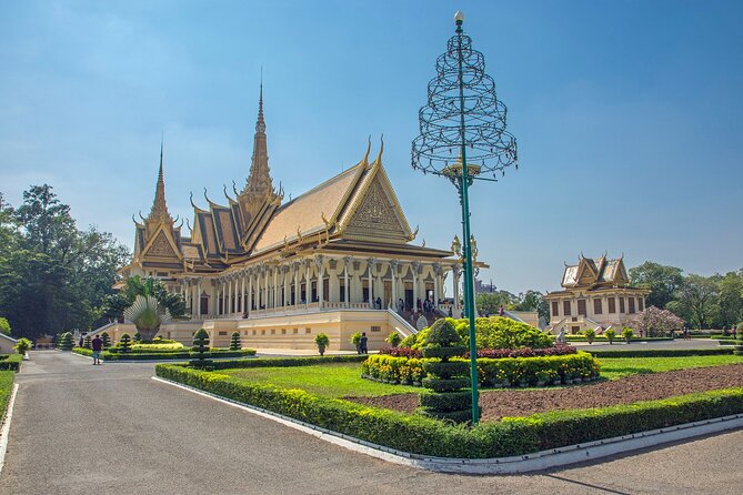 Private Tour: Phnom Penh City Tour Full Day - Wat Ounalom: temple Phnom Penh in a calmer register