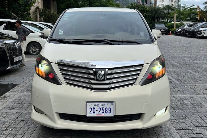 Private Transfer from Phnom Penh to Siem Reap by VIP Alphard 2010 - VIP Alphard 2010: What makes this transfer feel premium