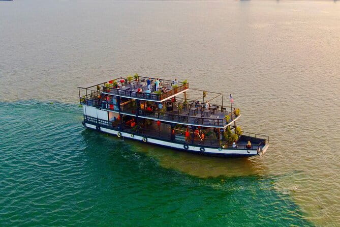 Riverside Walking Tour with Snack, Drinks & Local Ferry Ride - The food and drinks: why the snacks are part of the value