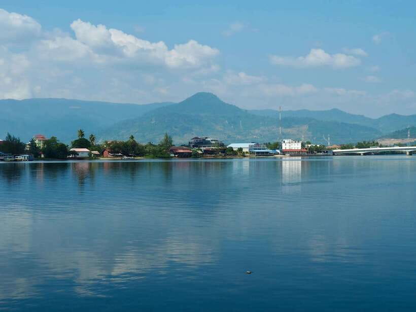 Small Group: One Day Phnom Penh to Kampot, Kep include lunch - Phnom Penh Pickup and the Ride Toward Kampot