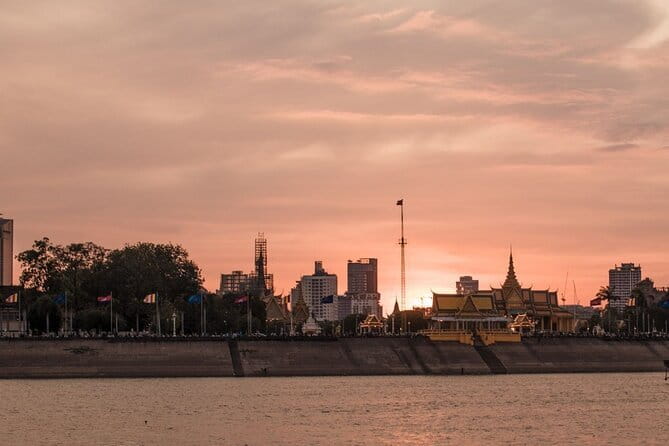 Sunset Cruise on the Mekong with Kanika Boat - Getting on board: meeting point and how to avoid stress