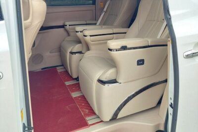 Taxi from Phnom Penh to Battambang with English speaking driver - English-speaking driver: where comfort really starts