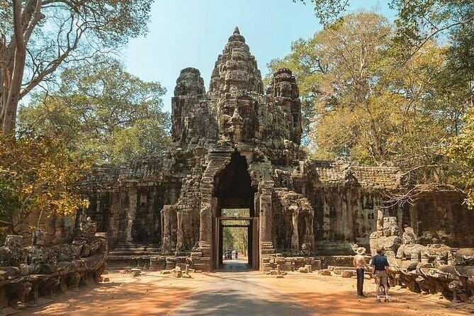 Two Day Tour, Taxi Phnom Penh to Siem Reap, Angkor Visit & Return - Who should book this Phnom Penh to Siem Reap + Angkor tour