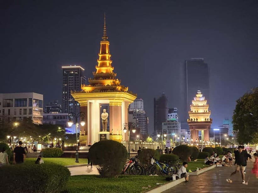Visiting 9 Places in 3 hours Share Tour by Tuk-Tuk - English-Language Explanations That Turn Sights Into Meaning
