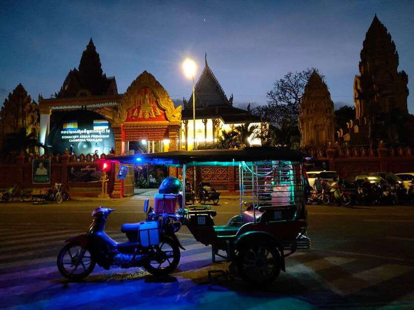 Visiting 9 Places in 3 hours Share Tour by Tuk-Tuk - What the 3 Hours Actually Looks Like: 9 Stops, One Evening Plan